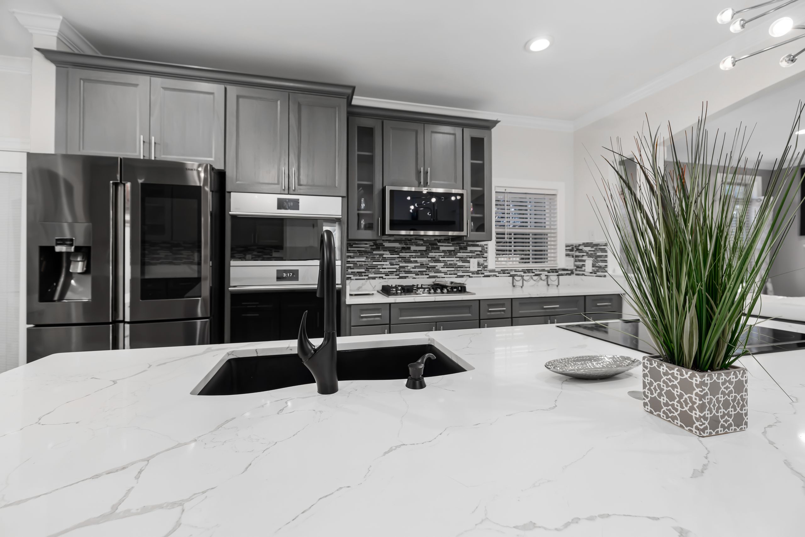 Epoxy countertops and furniture in Miami